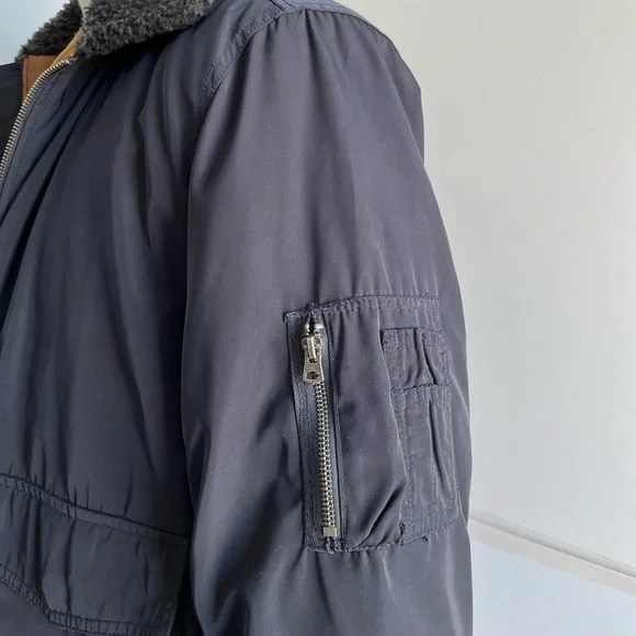 Gap men’s navy bomber jacket with sherpa collar - Picture 8 of 13